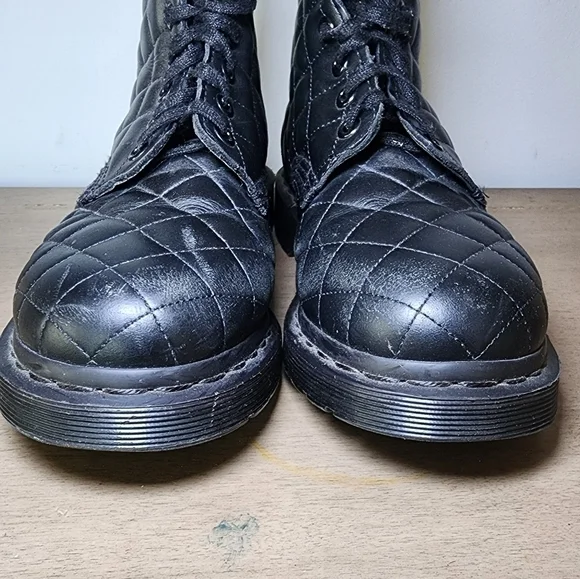 Dr. Martens AirWair CORALIE quilted leather boots black size 6 - Picture 7 of 12